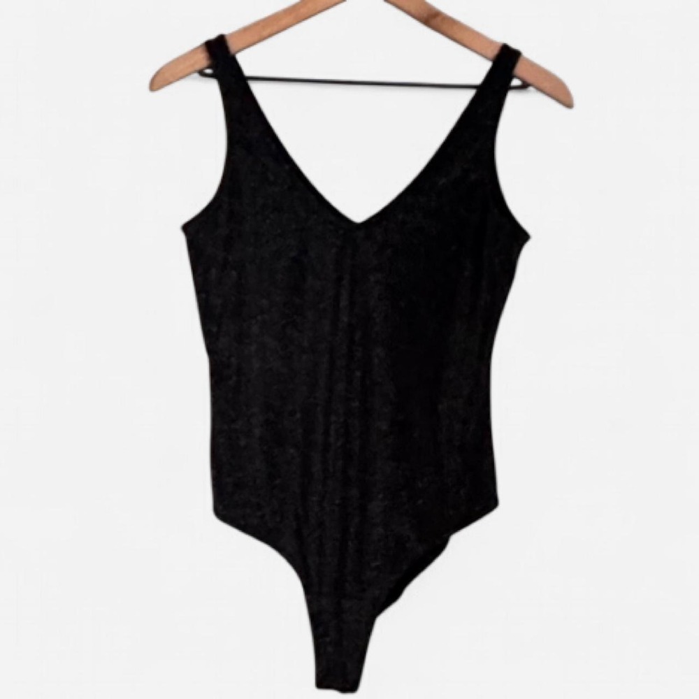 🖤 Wild Fable Deep V-Neck Black Tank Bodysuit 🖤